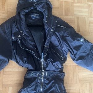 Chervo black 1 pc ski outfit fits size 6-10